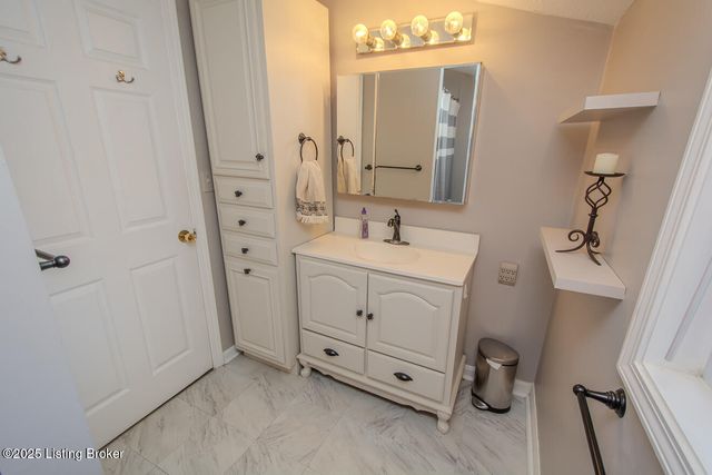 901 Riverside Dr, Louisville, KY 40207