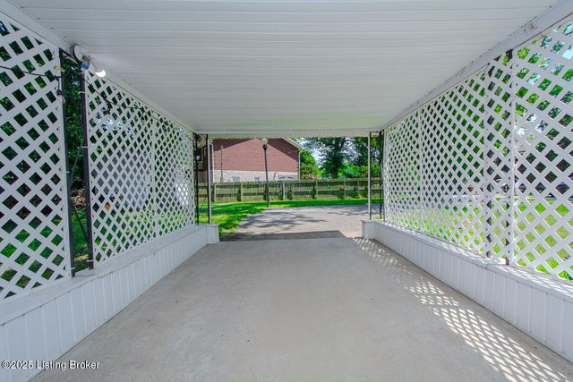 901 Riverside Dr, Louisville, KY 40207