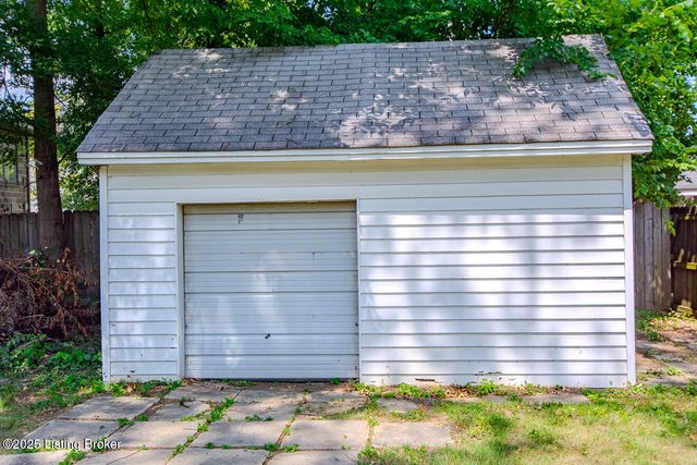 901 Riverside Dr, Louisville, KY 40207