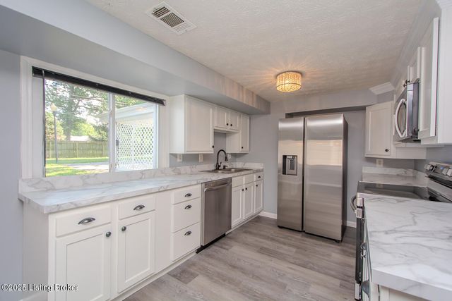 901 Riverside Dr, Louisville, KY 40207