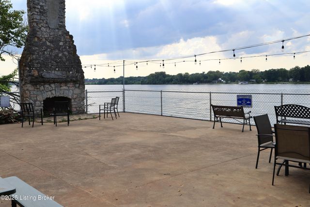 901 Riverside Dr, Louisville, KY 40207