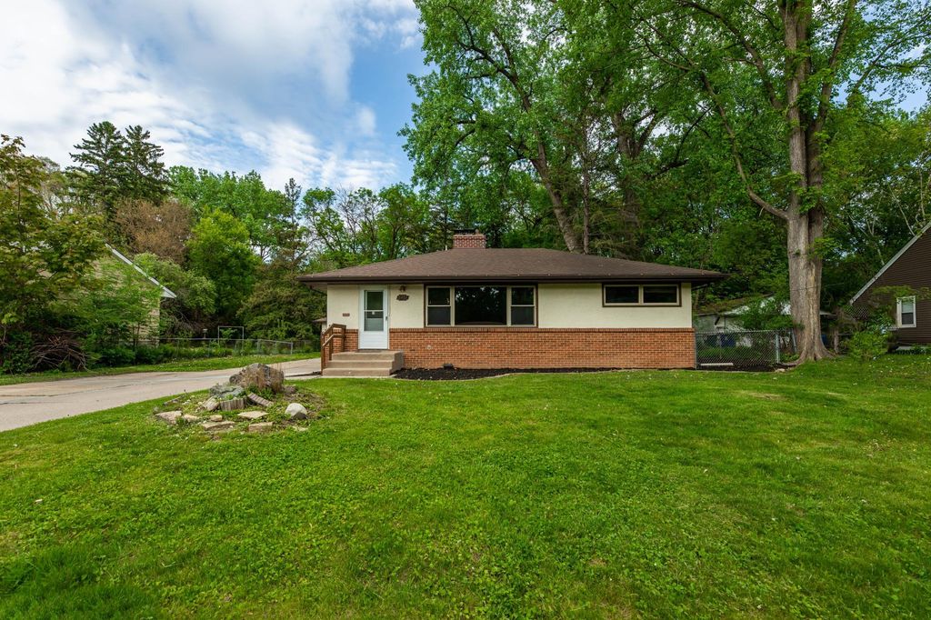 3947 Hayes Street NE, Columbia Heights, MN 55421