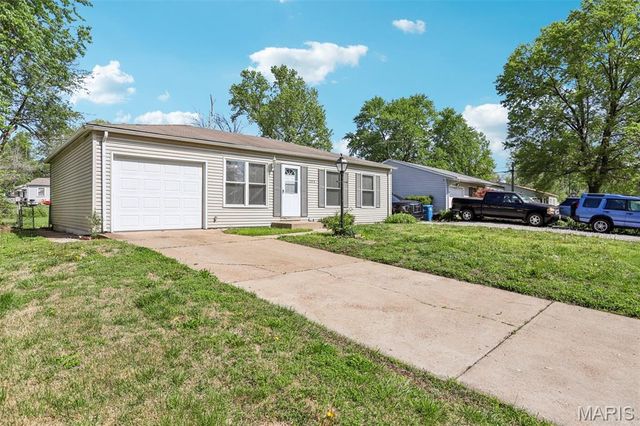 12373 Santa Maria Drive, St Louis, MO 63138