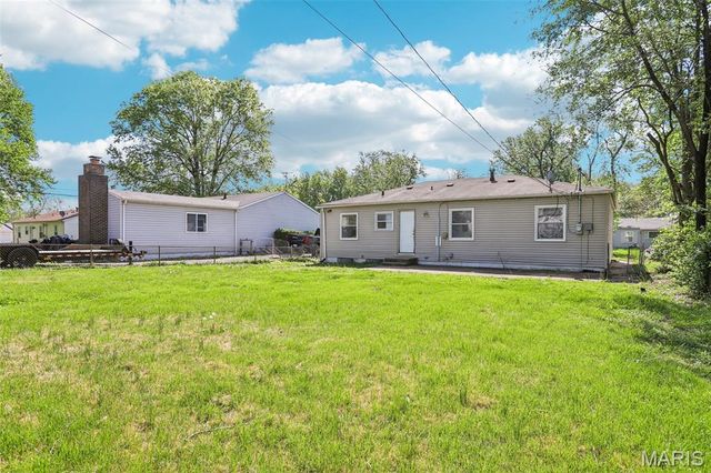 12373 Santa Maria Drive, St Louis, MO 63138