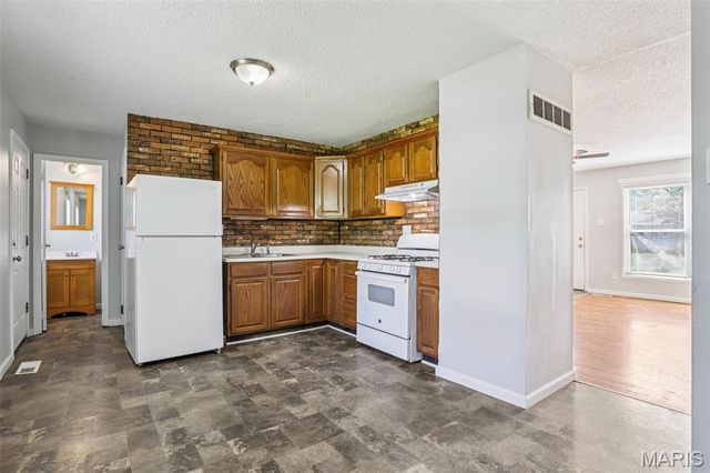 12373 Santa Maria Drive, St Louis, MO 63138