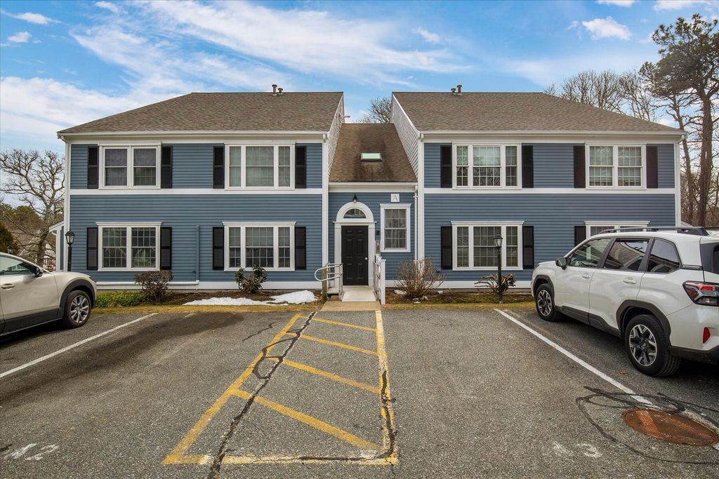 2 Englewood Drive APT A5, Harwich, MA 02645
