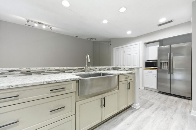 4904 Lake Catherine Drive, Palm Beach Gardens, FL 33403