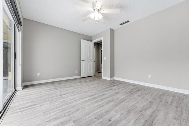 4904 Lake Catherine Drive, Palm Beach Gardens, FL 33403