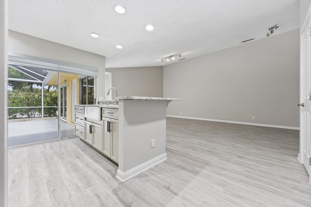 4904 Lake Catherine Drive, Palm Beach Gardens, FL 33403