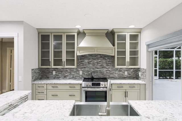 4904 Lake Catherine Drive, Palm Beach Gardens, FL 33403