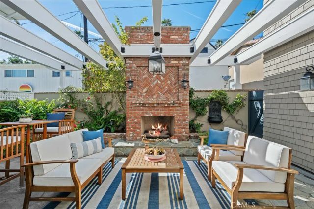 33 Palermo Walk, Long Beach, CA 90803