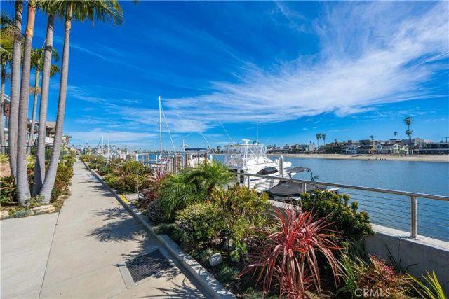 33 Palermo Walk, Long Beach, CA 90803