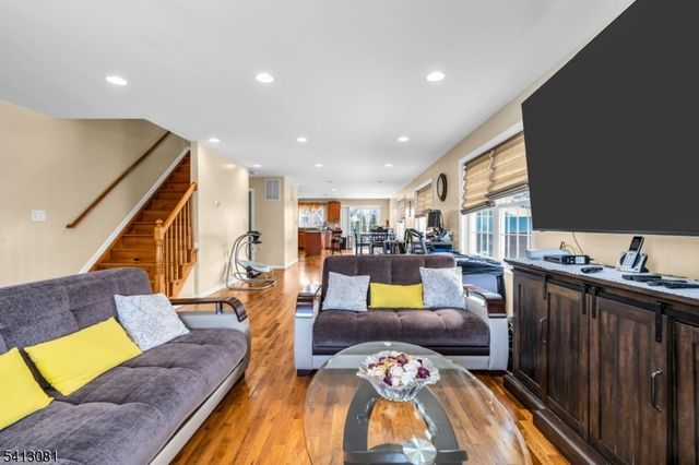 226 Pennsylvania Railroad A, Linden City, NJ 07036