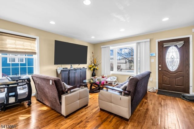 226 Pennsylvania Railroad A, Linden City, NJ 07036