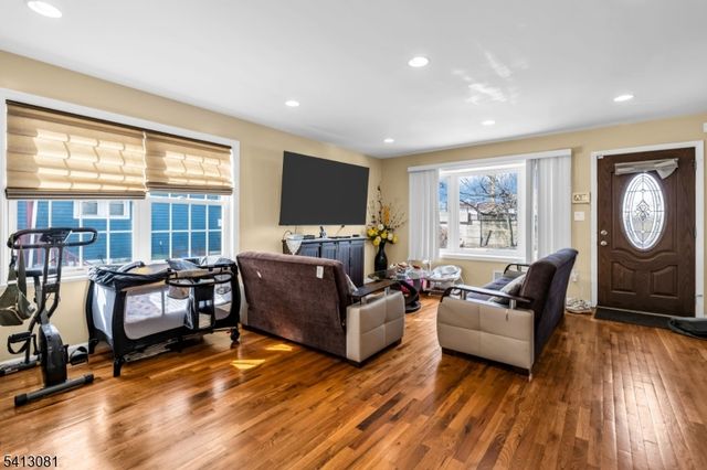 226 Pennsylvania Railroad A, Linden City, NJ 07036