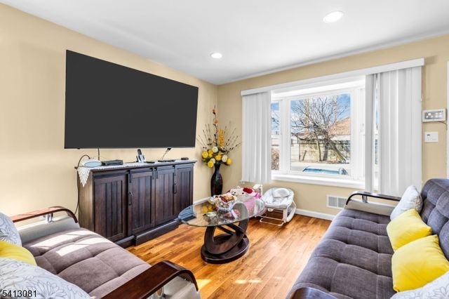 226 Pennsylvania Railroad A, Linden City, NJ 07036