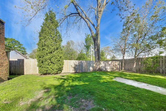 836 E Rockland Road, Libertyville, IL 60048