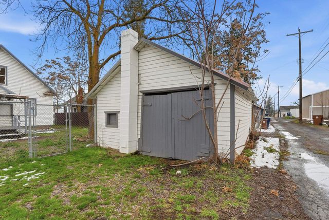 1208 W Providence Ave, Spokane, WA 99205