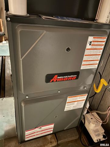 306 E POPLAR Street, Taylorville, IL 62568