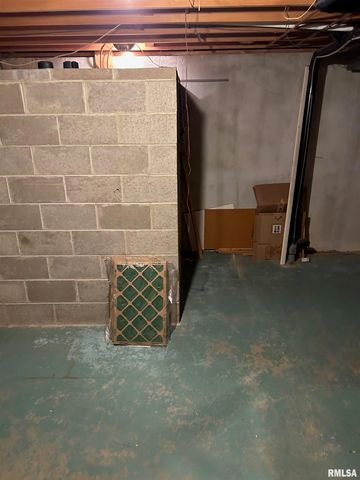 306 E POPLAR Street, Taylorville, IL 62568