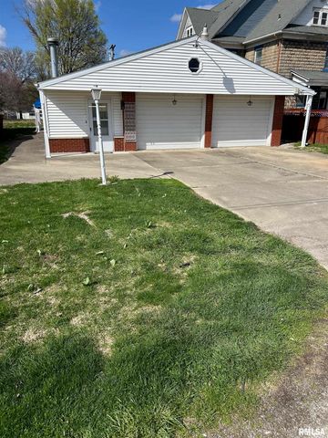 306 E POPLAR Street, Taylorville, IL 62568