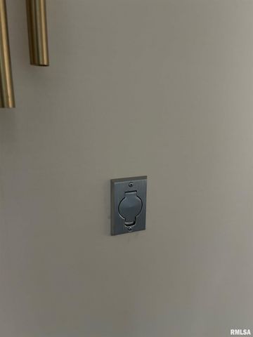 306 E POPLAR Street, Taylorville, IL 62568