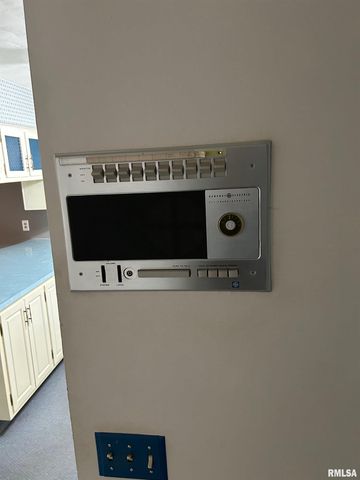 306 E POPLAR Street, Taylorville, IL 62568