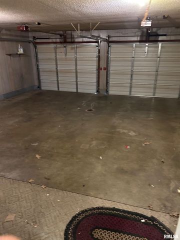 306 E POPLAR Street, Taylorville, IL 62568