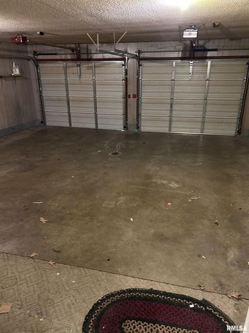 306 E POPLAR Street, Taylorville, IL 62568