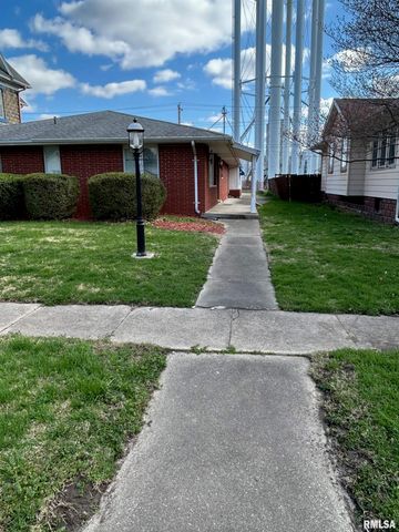 306 E POPLAR Street, Taylorville, IL 62568