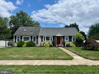 309 WOODLAND AVE, Cherry Hill, NJ 08002