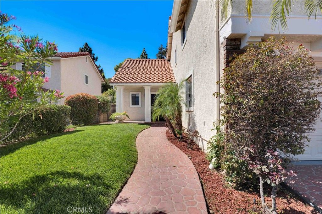 Image 3 of property listing at 19715 Eagle Ridge, Porter Ranch, CA 91326