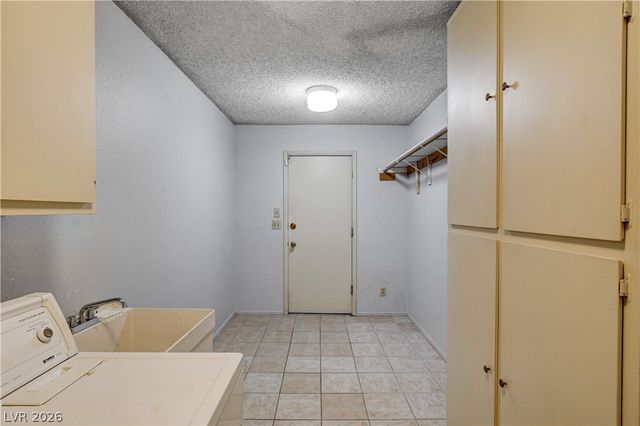 2620 San Lago Court, Las Vegas, NV 89121