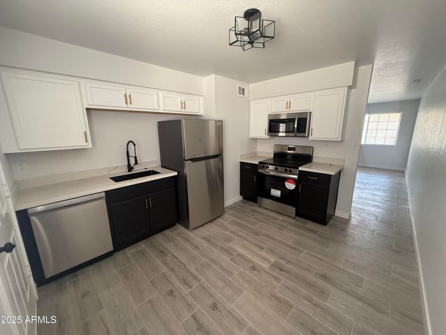 7101 N 36TH Avenue 102, Phoenix, AZ 85051