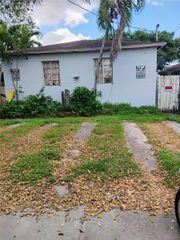 2324 NW 35th St, Miami, FL 33142