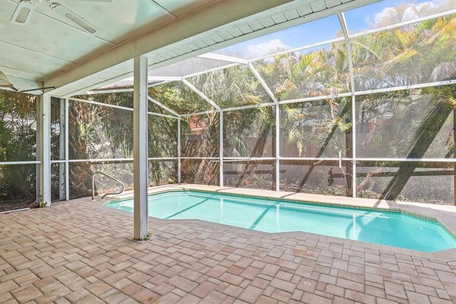 324 WOOD DOVE AVENUE, Tarpon Springs, FL 34689