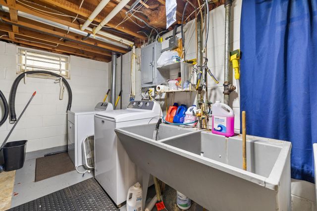 6701 Regent Avenue N, Brooklyn Center, MN 55429