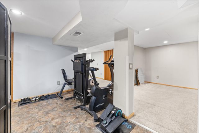 6701 Regent Avenue N, Brooklyn Center, MN 55429