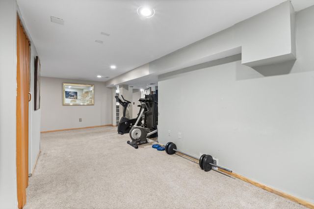 6701 Regent Avenue N, Brooklyn Center, MN 55429