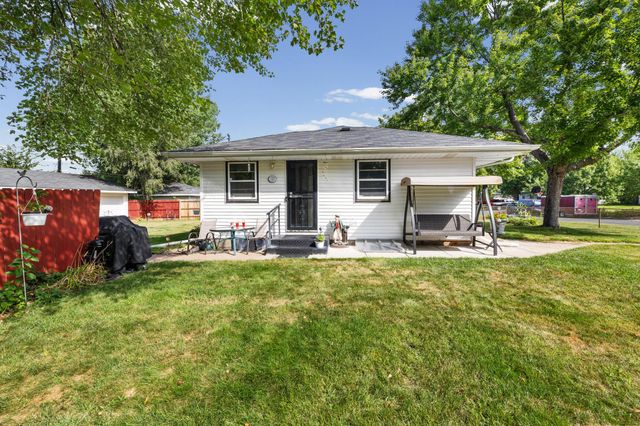 6701 Regent Avenue N, Brooklyn Center, MN 55429