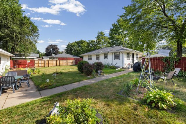 6701 Regent Avenue N, Brooklyn Center, MN 55429