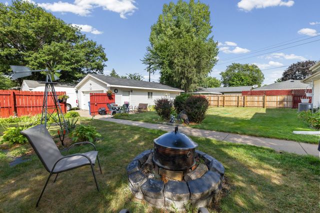 6701 Regent Avenue N, Brooklyn Center, MN 55429