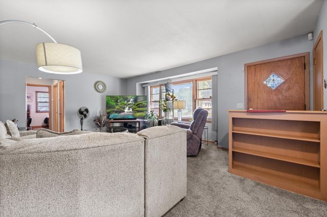 6701 Regent Avenue N, Brooklyn Center, MN 55429