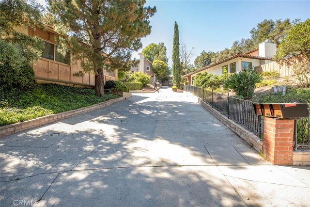 1523 Colina Drive, Glendale, CA 91208