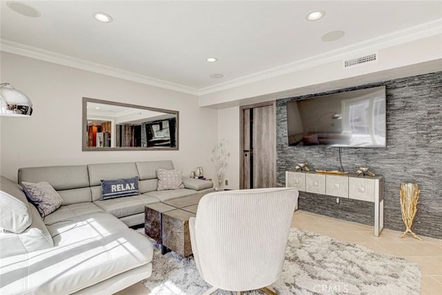 1523 Colina Drive, Glendale, CA 91208