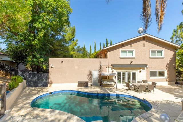 1523 Colina Drive, Glendale, CA 91208