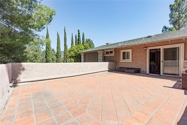 1523 Colina Drive, Glendale, CA 91208