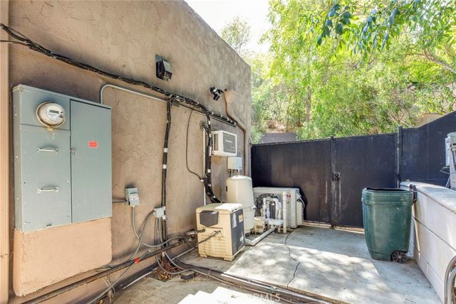 1523 Colina Drive, Glendale, CA 91208
