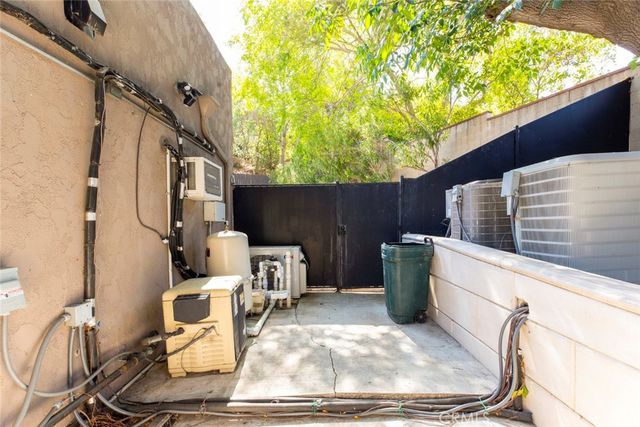 1523 Colina Drive, Glendale, CA 91208
