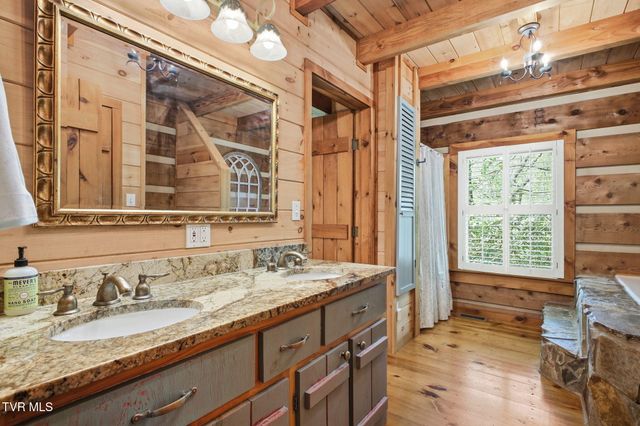351 Ivy Wood Lane, Mountain City, TN 37683